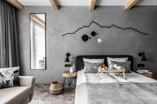 Family Room with Terrace and Mountain View