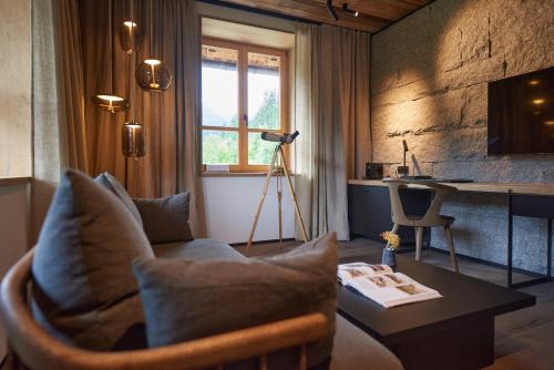 Deluxe Granite Apartment with Mountain View