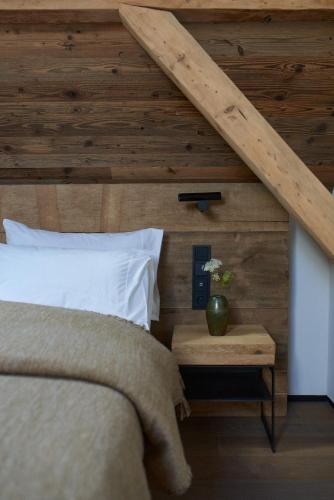Wooden Double Room with Mountain View