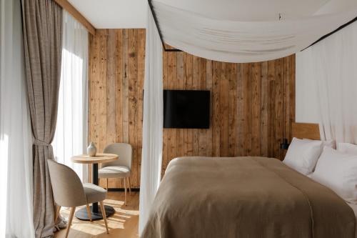 Deluxe Double Room with Bath