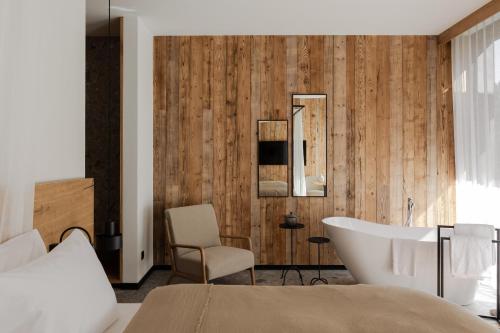 Deluxe Double Room with Bath