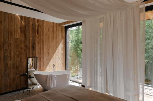 Deluxe Double Room with Bath