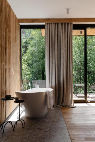 Deluxe Double Room with Bath