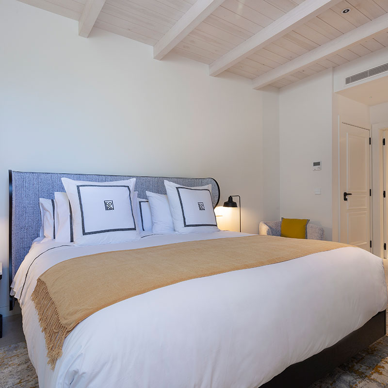 Premier Attic Room