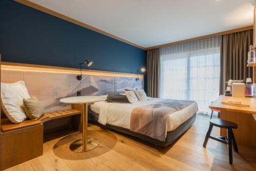 Signature Room