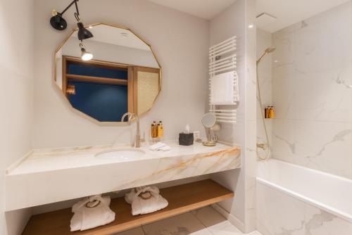 Signature Room