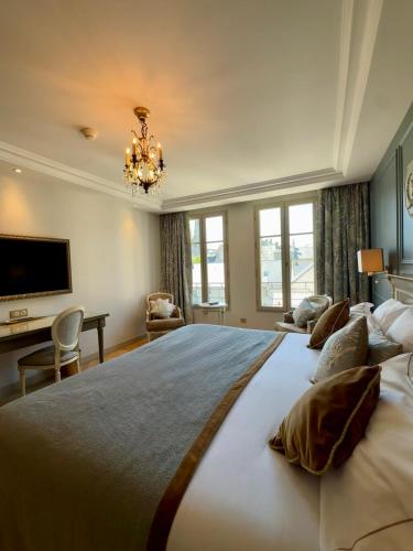 Deluxe Double or Twin Room