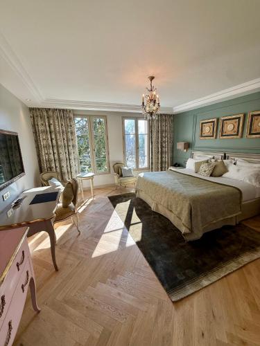 Executive Room