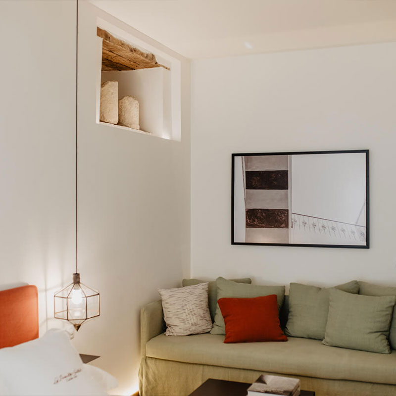 Junior Suite Deluxe Column