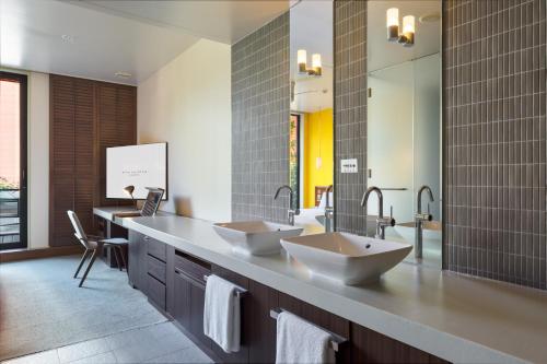 Executive King Room 