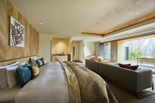Deluxe Twin Room with Forest View