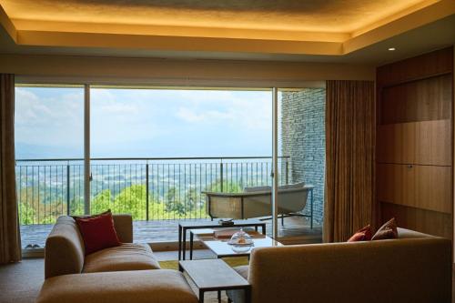 Deluxe Twin Room with Sky View