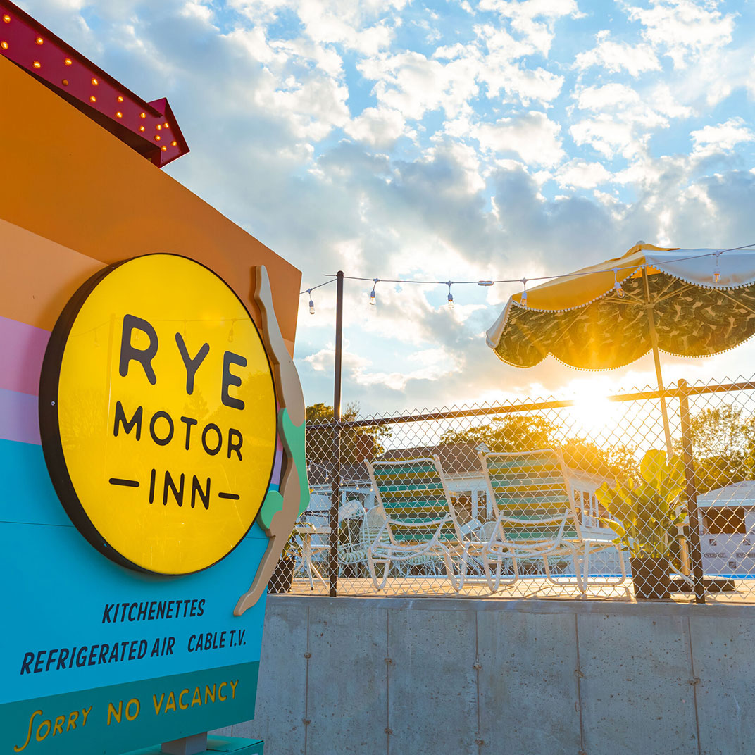 Rye Motor Inn & Swim Shop
