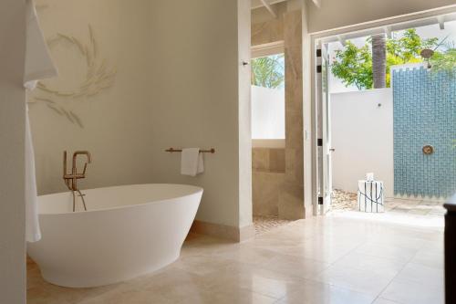  Ocean Cottage with Plunge Pool 