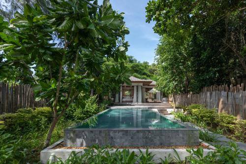 Beach Front Pool Villa
