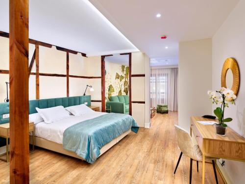 Suite with City View