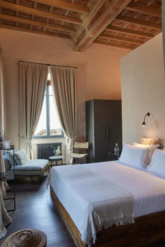 Superior Double Room With Balcony