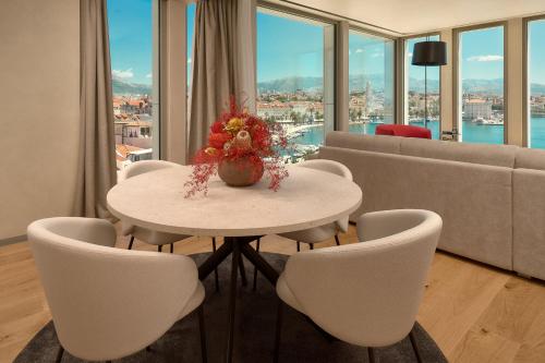 Diplomat Suite