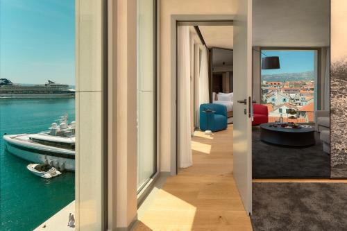 Diplomat Suite