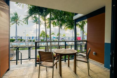 King Suite with Pool View