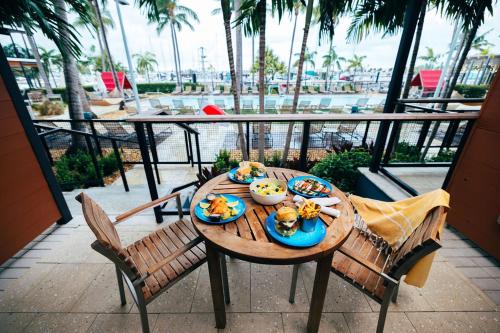 King Suite with Pool View