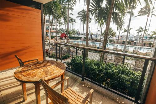 King Suite with Pool View