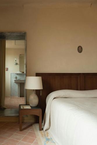 Colettine Queen Room