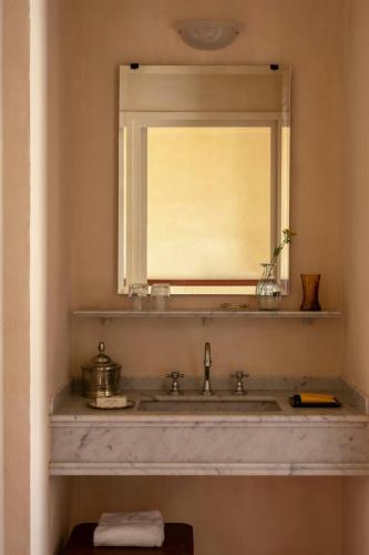 Colettine Queen Room