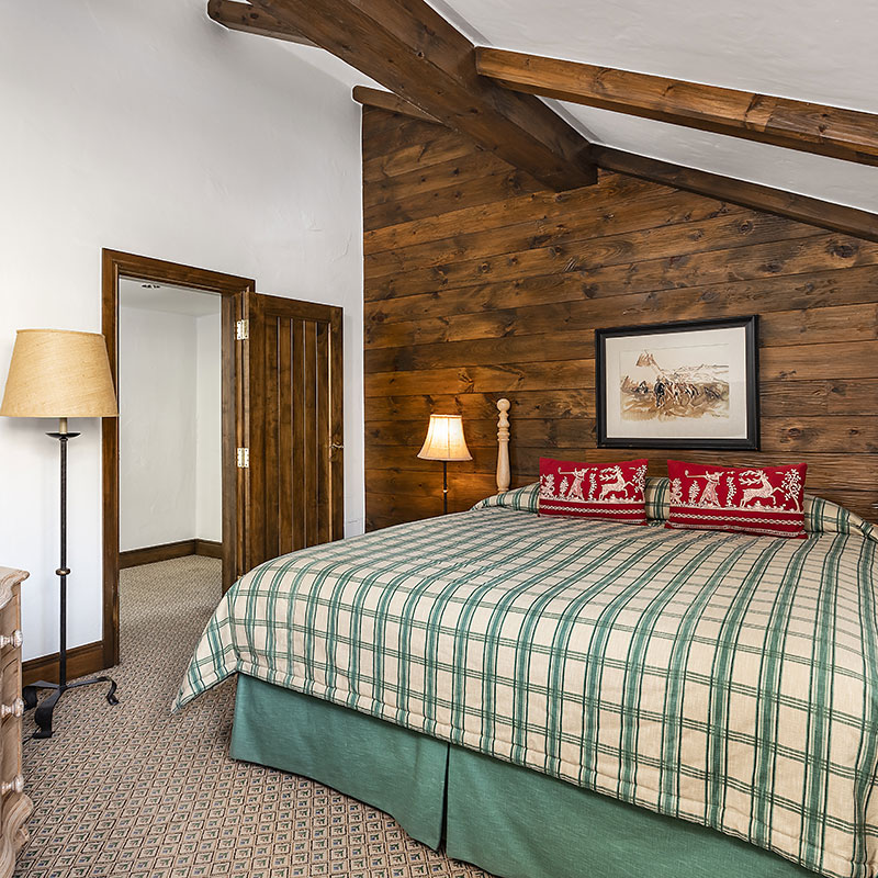 Golden Peak 2 Bedroom Suite 1 Level