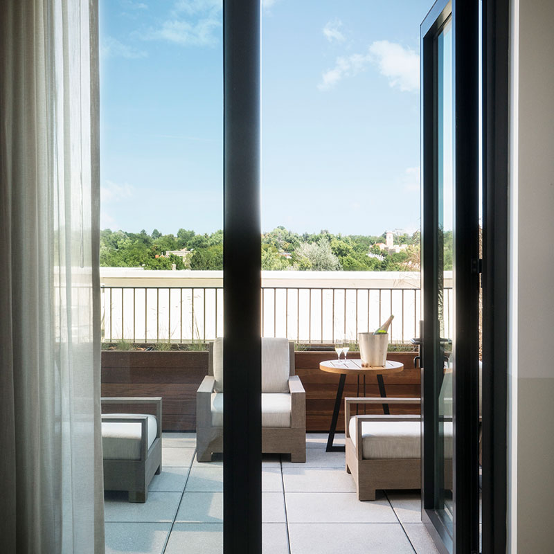 Terrace Room Two Queens