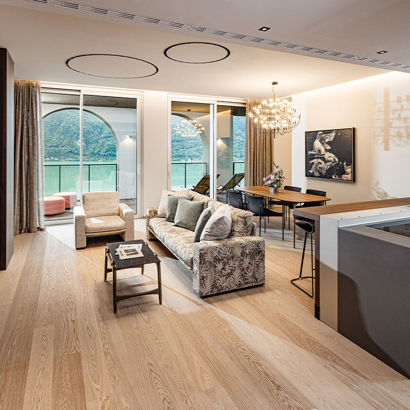 Lake View Grand Loggia Suite
