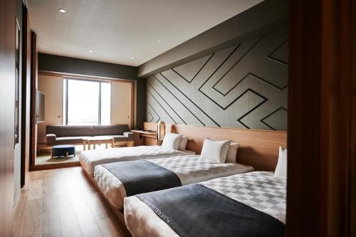Deluxe Twin Room Japanese Western Style with Extra Bed - Non Smoking (3 adults)