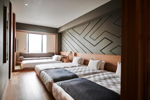 Deluxe Twin Room Japanese Western Style with 2 Extra Beds - Non Smoking (4 adults)