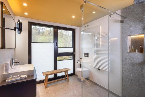 Modern Superior Double Room with Balcony