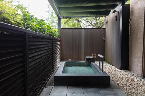 Deluxe Iwaburo Onsen Twin & Tatami with Japanese Style Bed