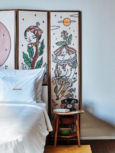 Large Artist Village Suite