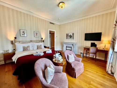 Deluxe Double Room with Lake View