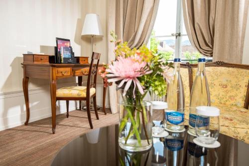 Deluxe Double Room with City View