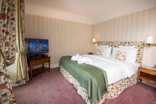 Junior Suite with Lake View