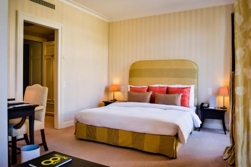 Executive Double Room - Lateral Lake View