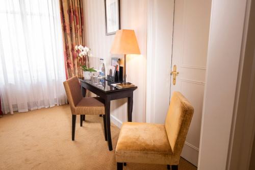 Executive Double Room - Lateral Lake View