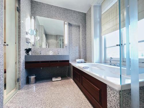 Suite with City View