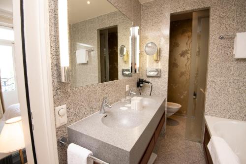 Executive Suite with Partial Lake View