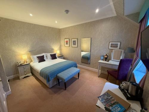 Small Double Room with Sea View (no pets)