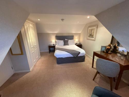 Small Double Room with Sea View (no pets)