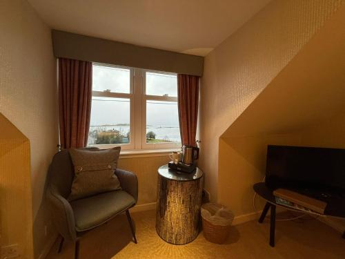 Small Double Room with Sea View (no pets)