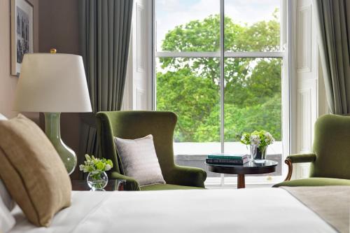 Large One-Bedroom Suite with Two Double Beds