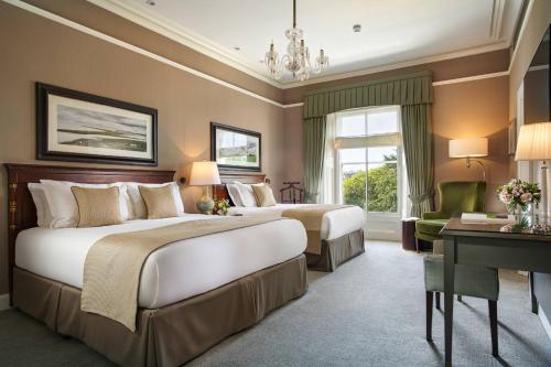 Large One-Bedroom Suite with Two Double Beds