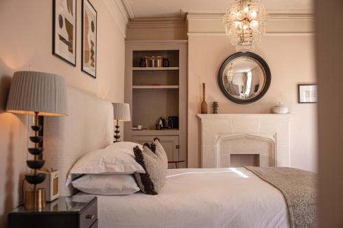 Deluxe King Room with Balcony