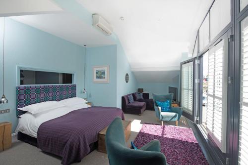 Deluxe Suite with Sea View